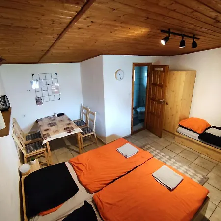 Süllő Fészek Apartman Habitación en casa particular *